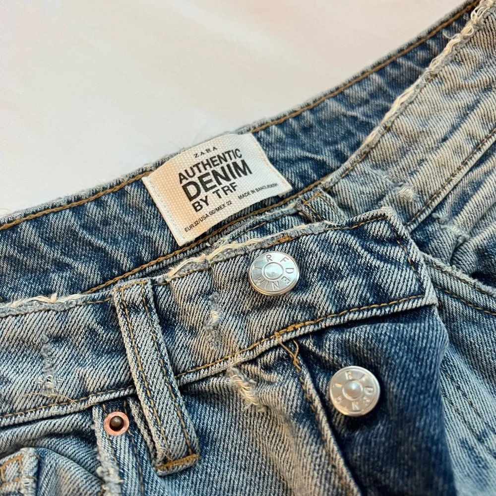 zara jeans with white strip - Picture 2 of 3